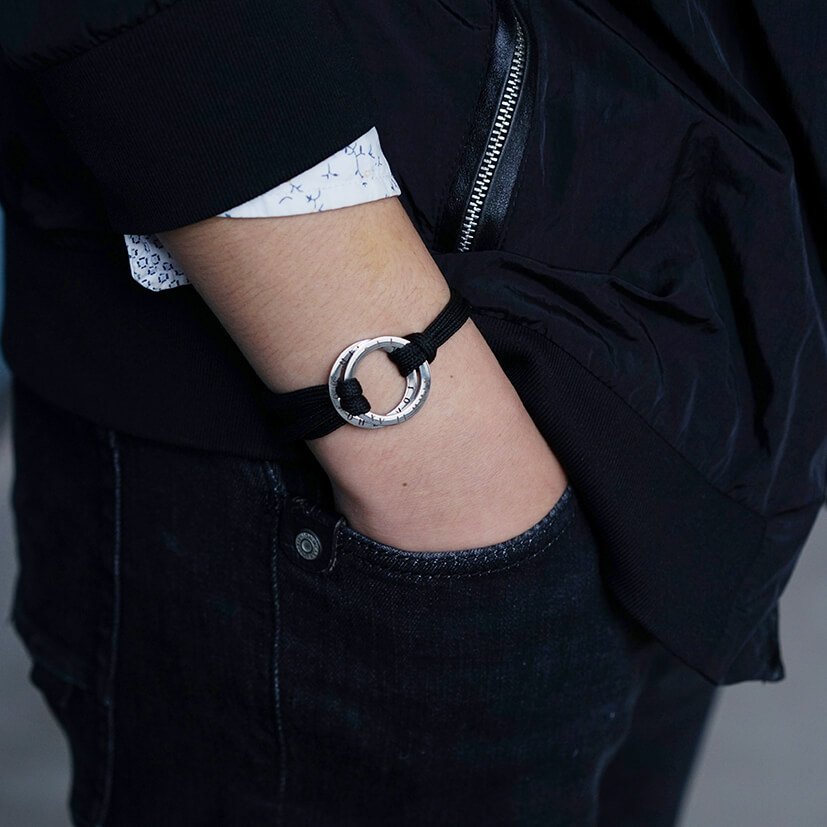 Rope-Bracelet-for-Men-with-Engraved-Hoop-4.jpg